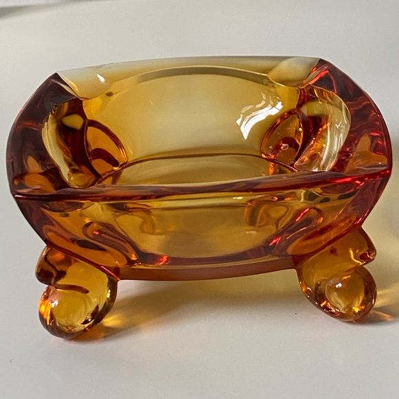 Vintage MCM Heavy Amber Glass Footed Ash Tray - Picture 8 of 13